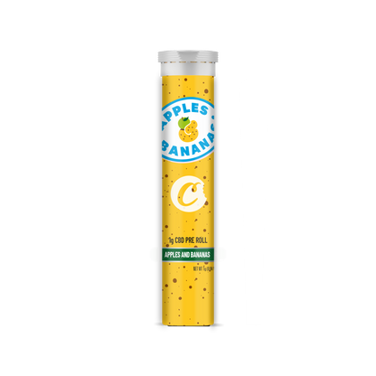 Pré-roulé CBD Cookies aux pommes et bananes, présenté dans un emballage avec des fruits frais.