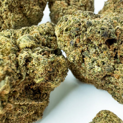 Gelato OG de DELI-CANNA, cannabis en flacon de 3g et 4,7g, vue de l'emballage avec étiquette claire et détails.